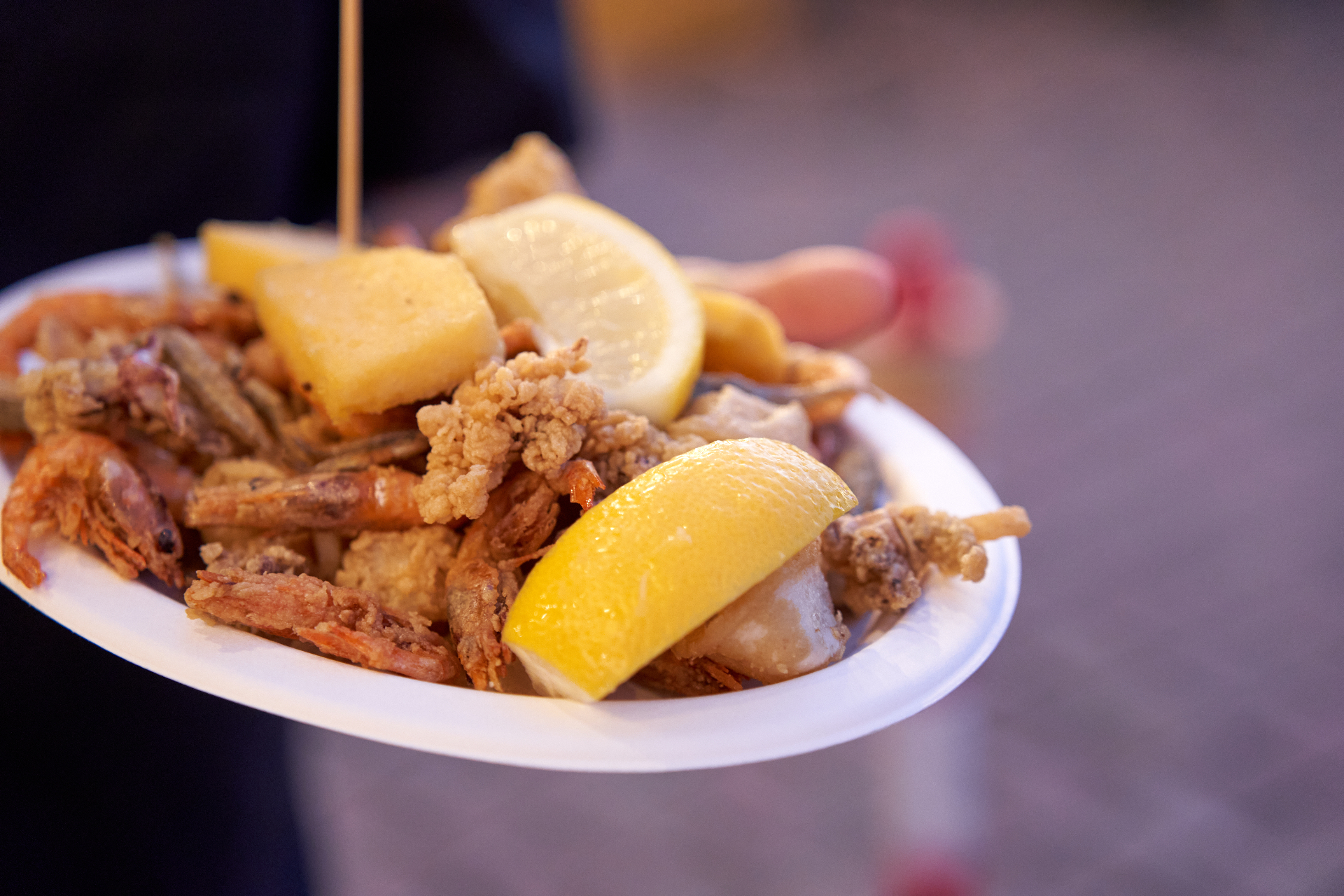Servizio del fritto al Due Fogher